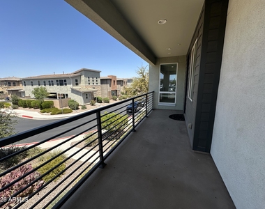 1250 N Abbey Lane - Photo Thumbnail 13