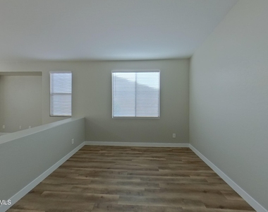 7428 W Pioneer Street - Photo Thumbnail 13