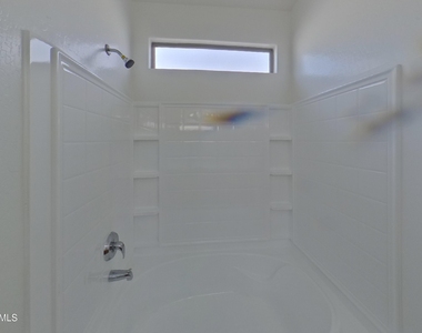 7428 W Pioneer Street - Photo Thumbnail 8