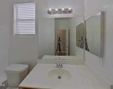 7428 W Pioneer Street - Photo Thumbnail 11
