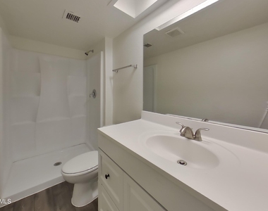 7805 W Cora Lane - Photo Thumbnail 9