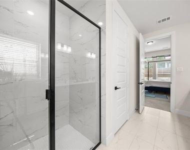 609 Northside Drive - Photo Thumbnail 23