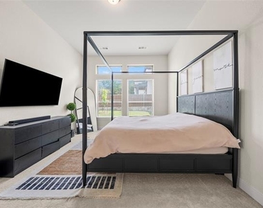 609 Northside Drive - Photo Thumbnail 20