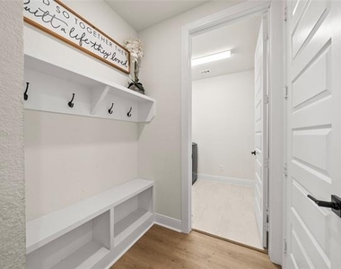 609 Northside Drive - Photo Thumbnail 3