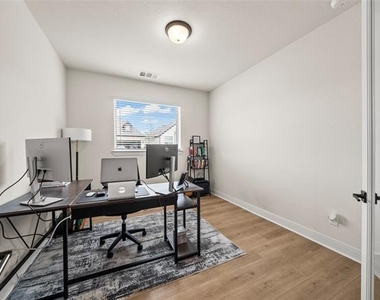 609 Northside Drive - Photo Thumbnail 4
