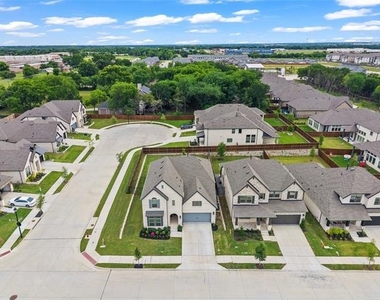 609 Northside Drive - Photo Thumbnail 33