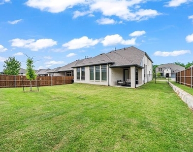 609 Northside Drive - Photo Thumbnail 31