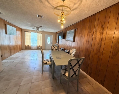 2033 Longwood Road - Photo Thumbnail 3