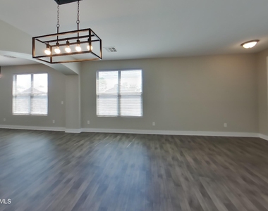 45960 W Barbara Lane - Photo Thumbnail 14