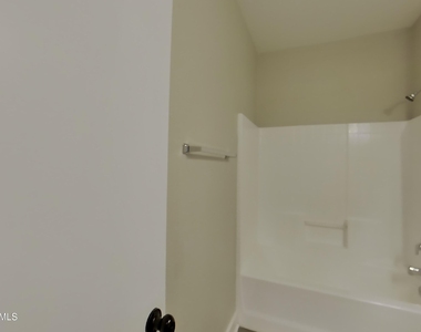 45960 W Barbara Lane - Photo Thumbnail 13