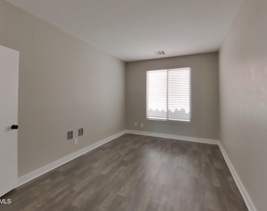 45960 W Barbara Lane - Photo Thumbnail 7