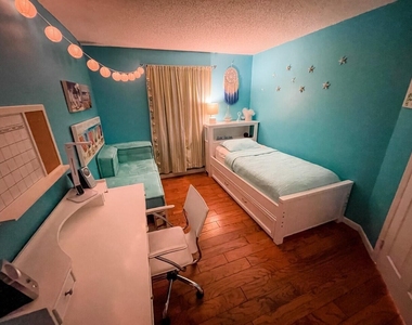 25 Lexington Lane W - Photo Thumbnail 14