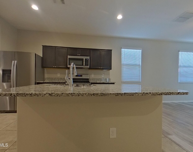 31062 W Mulberry Drive - Photo Thumbnail 5