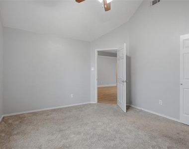 3210 Eagle Lane - Photo Thumbnail 3