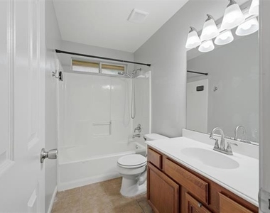 3210 Eagle Lane - Photo Thumbnail 12