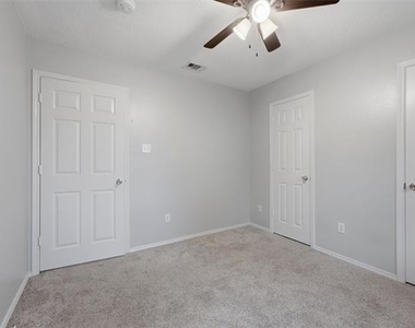 3210 Eagle Lane - Photo Thumbnail 14