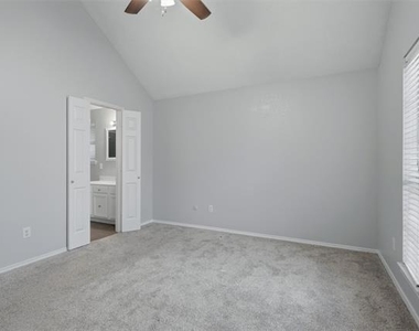 3210 Eagle Lane - Photo Thumbnail 2