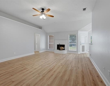 3210 Eagle Lane - Photo Thumbnail 5
