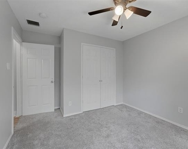 3210 Eagle Lane - Photo Thumbnail 10