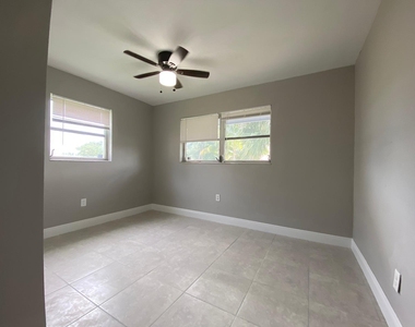 9121 Bamboo Drive - Photo Thumbnail 6