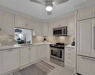 5100 N Ocean Boulevard - Photo Thumbnail 6