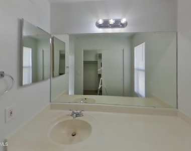 19809 N 47th Lane - Photo Thumbnail 8