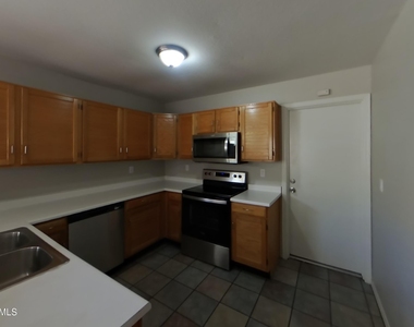 19809 N 47th Lane - Photo Thumbnail 5
