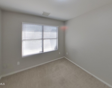 19809 N 47th Lane - Photo Thumbnail 10
