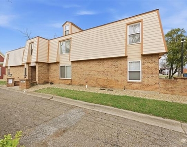 410 W Franklin Street - Photo Thumbnail 14