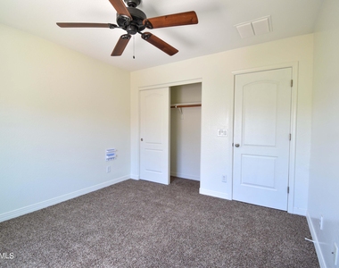 9015 W State Avenue - Photo Thumbnail 16