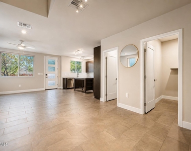 2825 N 42nd Street - Photo Thumbnail 7