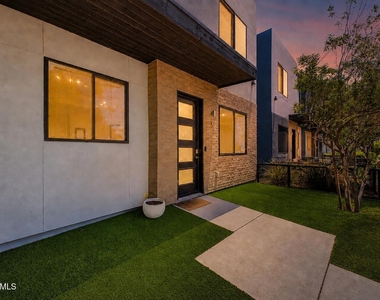 2825 N 42nd Street - Photo Thumbnail 2