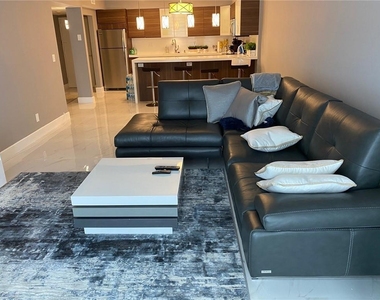 19380 Collins Avenue - Photo Thumbnail 4