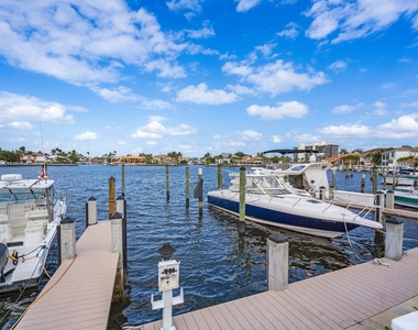 210 Captains Walk - Photo Thumbnail 36