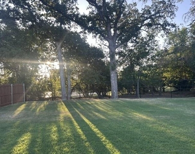 333 Lubbock Drive - Photo Thumbnail 2