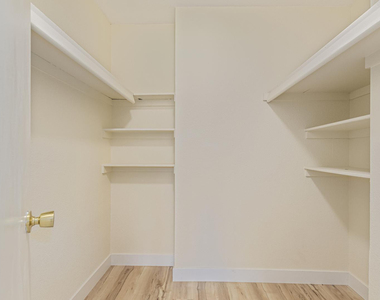 5995 N 78th Street - Photo Thumbnail 23