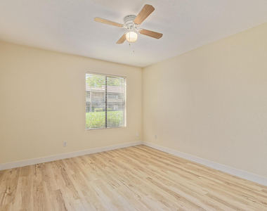 5995 N 78th Street - Photo Thumbnail 17