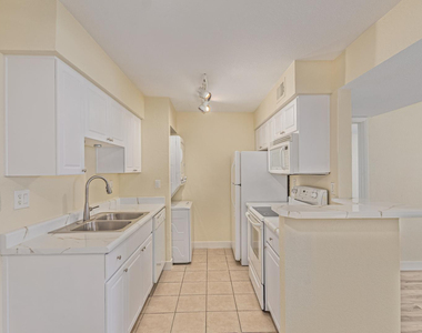5995 N 78th Street - Photo Thumbnail 6