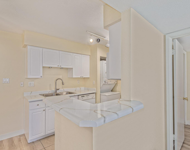 5995 N 78th Street - Photo Thumbnail 22
