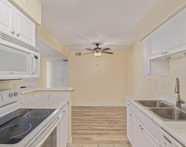 5995 N 78th Street - Photo Thumbnail 24