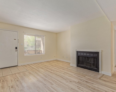 5995 N 78th Street - Photo Thumbnail 11