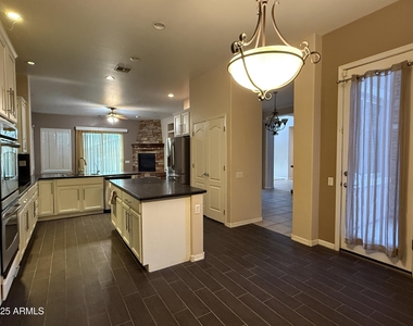 642 E Torrey Pines Place - Photo Thumbnail 12