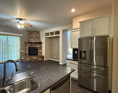 642 E Torrey Pines Place - Photo Thumbnail 13
