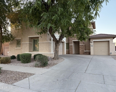 642 E Torrey Pines Place - Photo Thumbnail 3