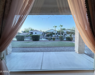 642 E Torrey Pines Place - Photo Thumbnail 15