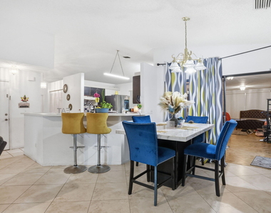 2171 Nw 76th Avenue - Photo Thumbnail 7