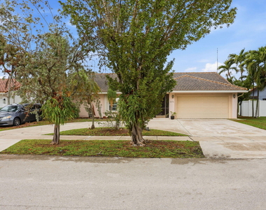 2171 Nw 76th Avenue - Photo Thumbnail 1