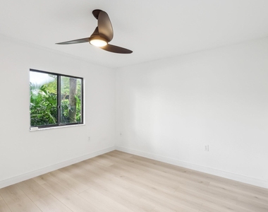 1601 Marina Isle Way - Photo Thumbnail 14
