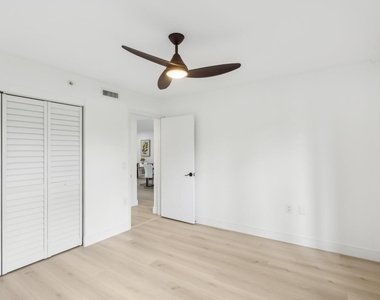 1601 Marina Isle Way - Photo Thumbnail 15