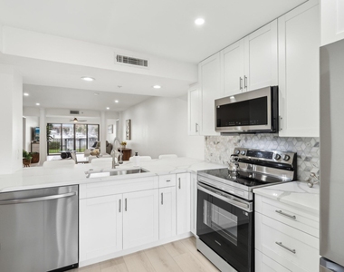 1601 Marina Isle Way - Photo Thumbnail 7